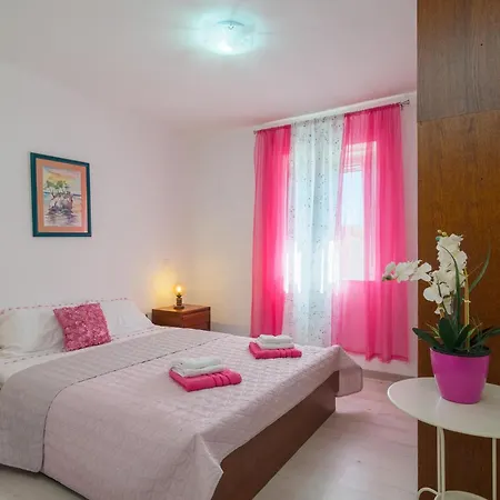 2 Bedroom Amazing In *