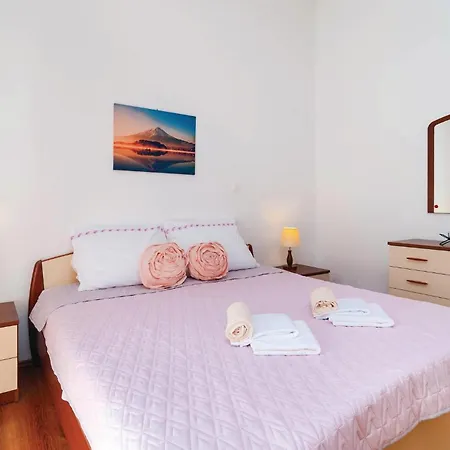 公寓 2 Bedroom Amazing In *